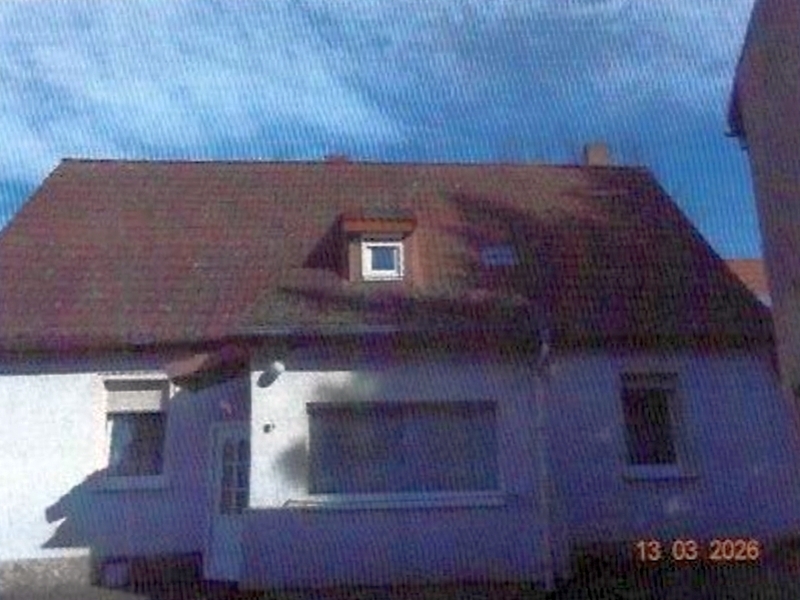 Sanierungsbedürftiges Wohnhaus mit Nebengelass in Braunsbedra - Bild 2