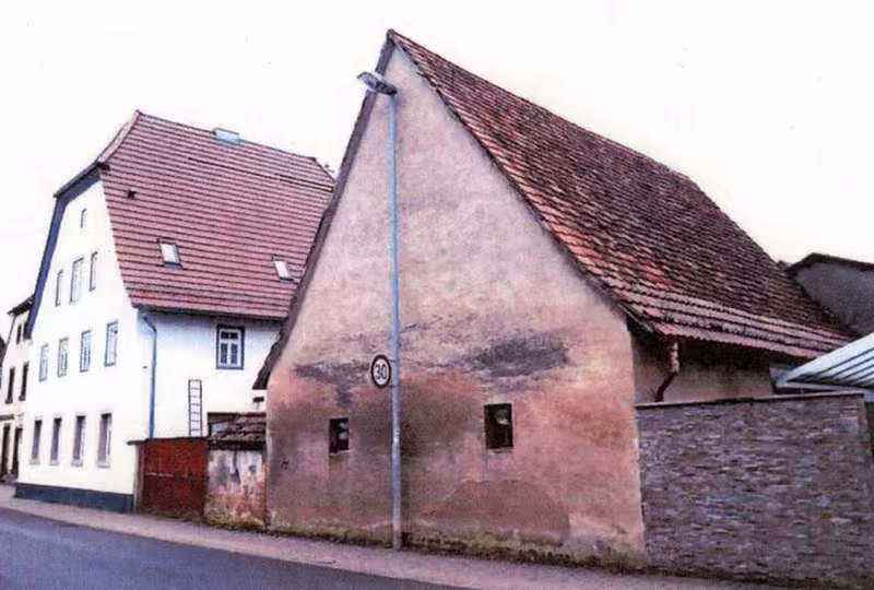 Mehrfamilienwohnhaus mit Abrissobjekt (Scheune) in Eppingen - Bild 2
