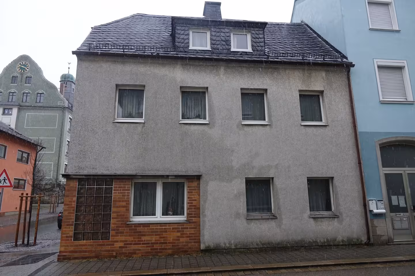 Grundstück mit Einfamilienhaus bebaut in Rehau - Bild 2