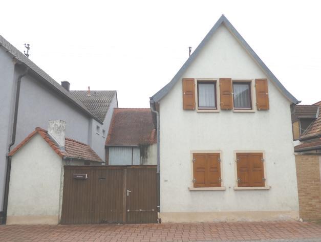 Einfamilienhaus, Nebengebäude und Scheune in Böhl-Iggelheim - Bild 3