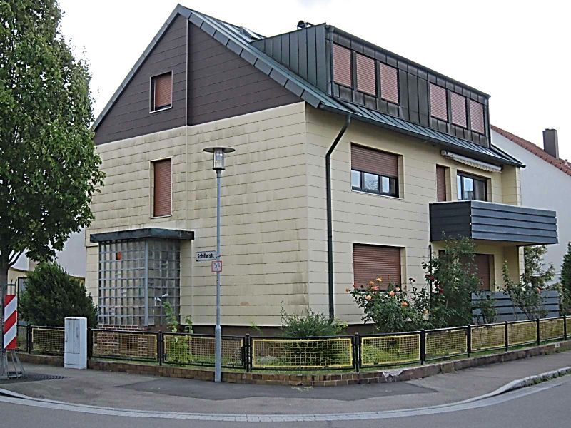 Dreifamilienhaus mit Einzelgarage in Denkendorf - Bild 1