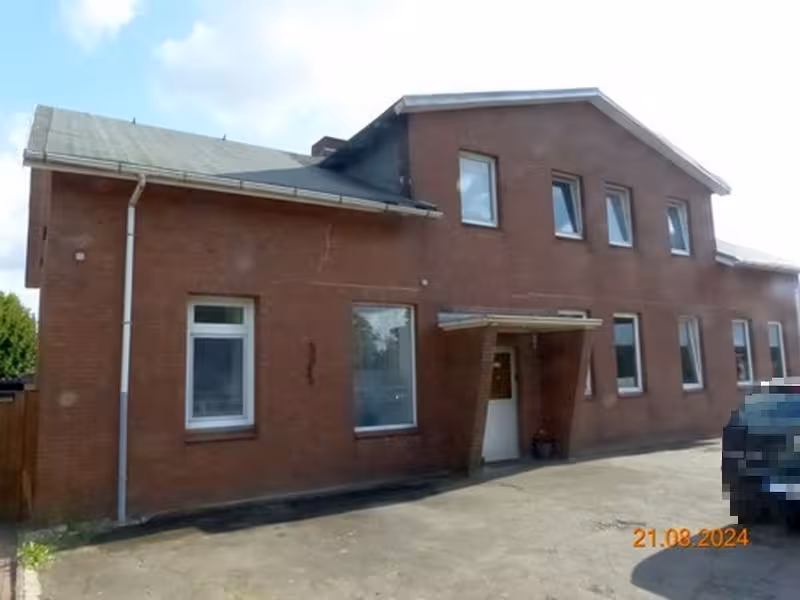 Einfamilienhaus mit Nebengebäude in Hanerau-Hademarschen - Bild 1