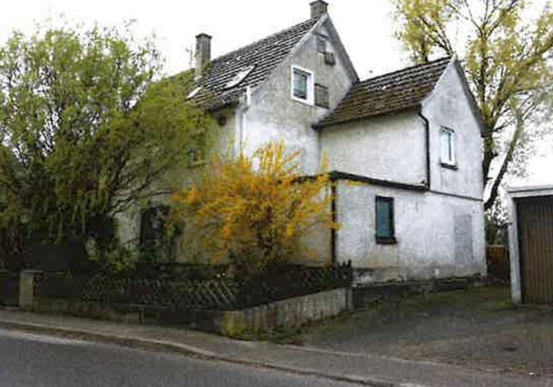 Wohnhaus mit Garage in Nebringen - Bild 1