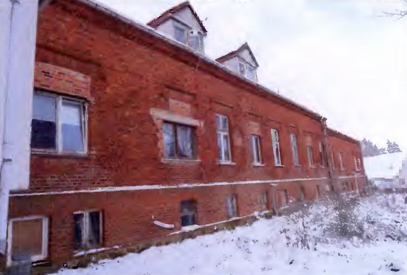 Denkmalgeschütztes, ehemaliges Gutshaus mit Garagenzeile in Barkow - Bild 4