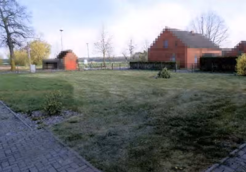 Wohnhaus mit Garagengebäuden in Wilhelmsburg - Bild 3