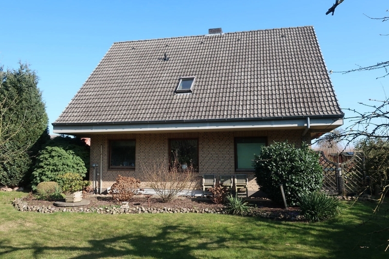Einfamilienhaus mit Carports/Überdachunge, Holzgartenhaus u.a. in Bäk - Bild 4