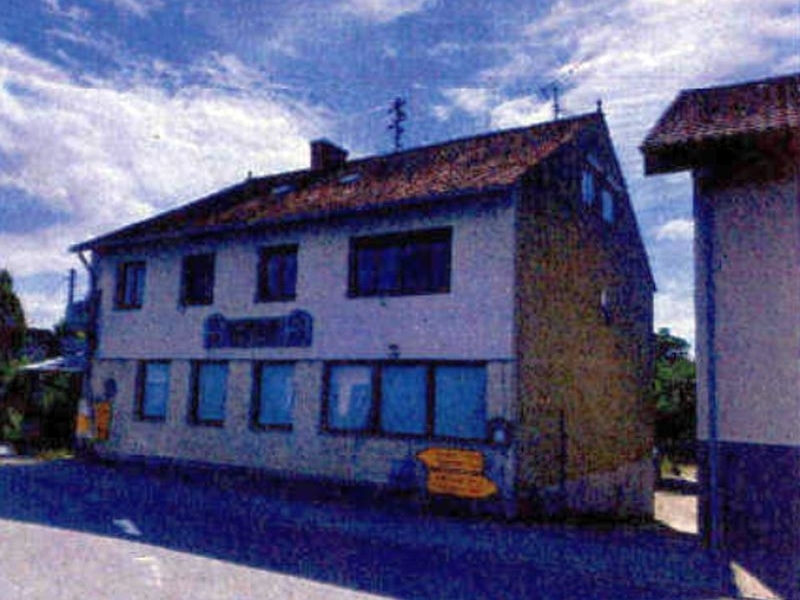1/2 Anteil an einer ehem. Gaststätte mit Nebengebäude in Berolzheim - Bild 1