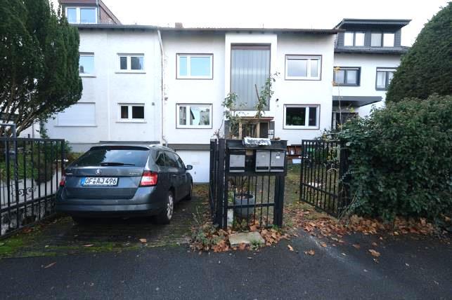Sonstiges, Grundstück bebaut mit einem beidseitig angebauten Wohnhaus in Frankfurt am Main - Bild 1