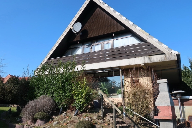 Einfamilienhaus mit Carports/Überdachunge, Holzgartenhaus u.a. in Bäk - Bild 2