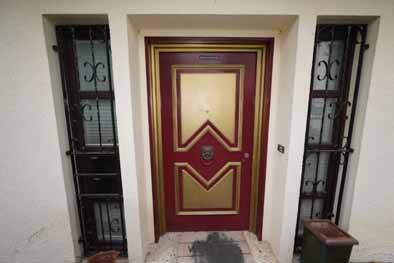 Zweifamilienhaus, drei Fertiggaragen und eine Doppengarage in Schwerte - Bild 3