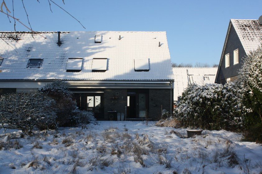 Einfamilienhaus mit Einliegerwohnung als Doppelhaushälfte mit Garage in Ratingen - Bild 2