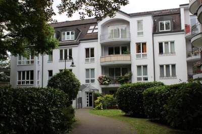 Kfz-Stellplatz (Tiefgarage), Kfz-Stellplatz (Tiefgarage), Kfz-Stellplatz (Tiefgarage), Eigentumswohnung (3 bis 5 Zimmer), Eigentumswohnung (3 bis 5 Zimmer), Eigentumswohnung (3 bis 5 Zimmer) in Am Büchel, 00000 Bonn, Plittersdorf - Bild 1