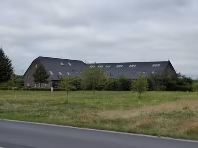 Wohnungseigentum mit Charakter eines Reihenmittelhauses (3 bis 4 Zimmer) in Am Straterhof 1, 11, 13, 15, 17, 19, 21, 23, 25, 27, 29, 3, 5, 7, 9, 47877 Willich, Schiefbahn - Bild 1