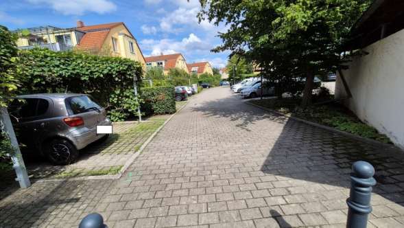 u.a. Eigentumswohnung und Tiefgaragenstellplatz in Dresden - Bild 4