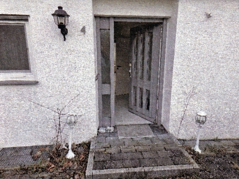 Doppelhaushälfte und Fertiggarage in Walheim - Bild 1