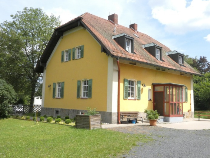 Gebäude- und Freifläche in Groschlattengrün - Bild 1