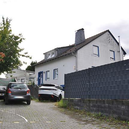 Kfz-Stellplatz, Gewerbeeinheit (z.B. Laden, Büro), Garage, Einfamilienhaus in Wermelskirchen - Bild 3