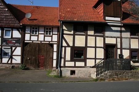 Denkmalgeschütztes Einfamilienhaus mit Scheunenanbau in Oedelsheim - Bild 4