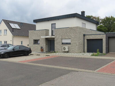 Garage, Einfamilienhaus, Wohnhaus mit 2 PKW-Garagen in Schubertstraße 23, 52382 Niederzier, Ellen - Bild 2