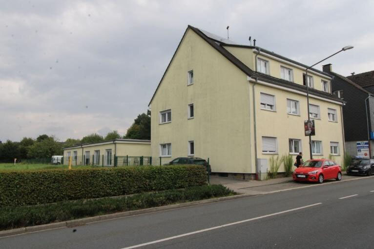 freistehendes, zweigeschossiges und vollständig unterkellertes Wohnhaus (Vorderhaus), zuzüglich ausgebautem Dachgeschoss, sowie einem eingeschossigen Anbau an der Rückseite. in Herten - Bild 4