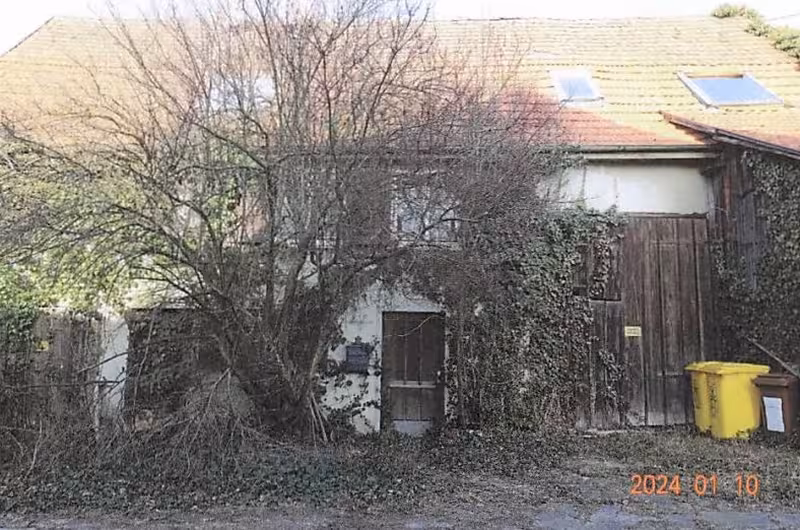 Wohnhaus mit Scheunen-/Schuppenanbauten in Schlechtbach - Bild 4