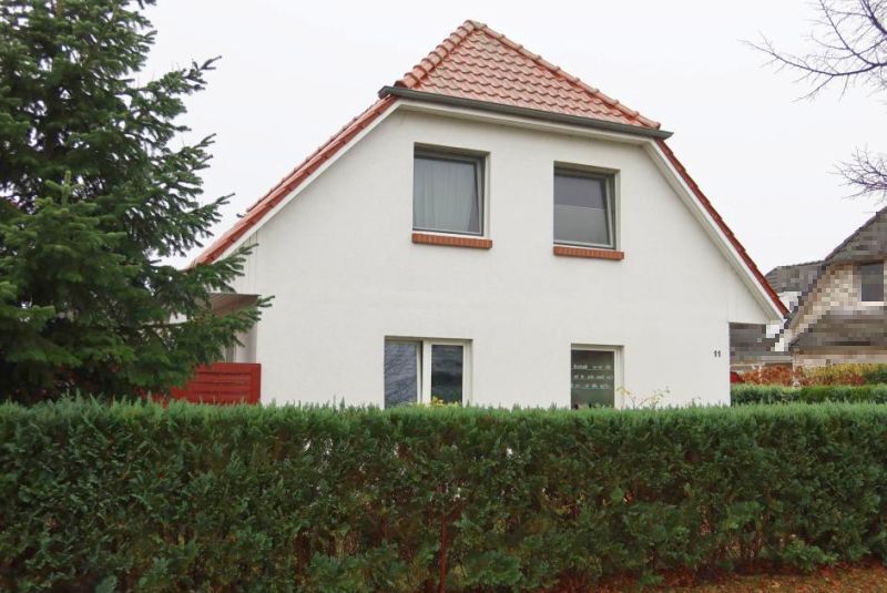Erbbaurecht, Einfamilienhaus und Nebengebäude in Ribnitz-Damgarten - Bild 1