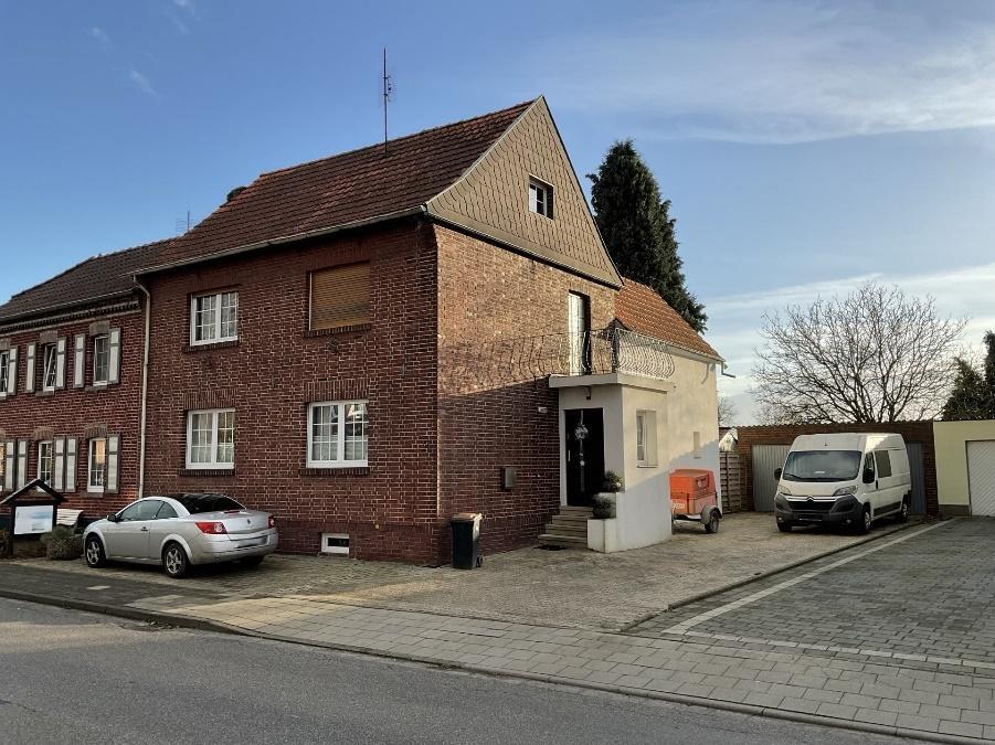 Doppelhaushälfte in Schierwaldenrath - Bild 1