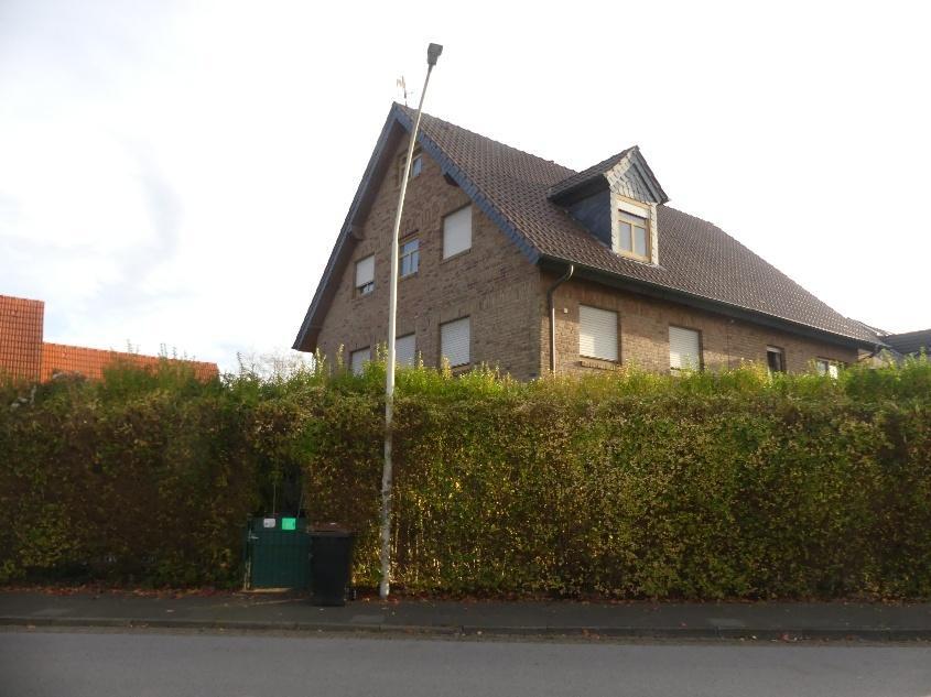 Garage, Doppelhaushälfte in Issum - Bild 1