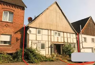 Einfamilienhaus mit Nebengebäuden in Obere Reihe, 37671 Höxter, Albaxen - Bild 1