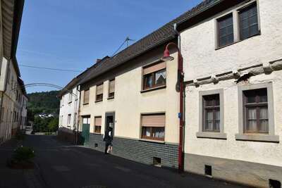 Einfamilienhaus in Hauptstraße 21, 53506 Hönningen - Bild 1