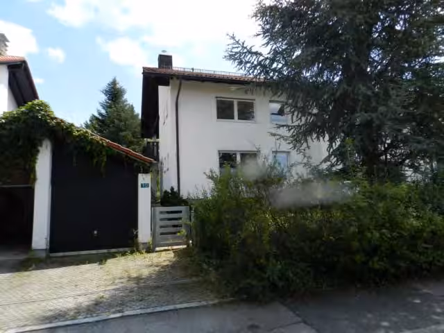 Doppelhaushälfte in Holzkirchen - Bild 1