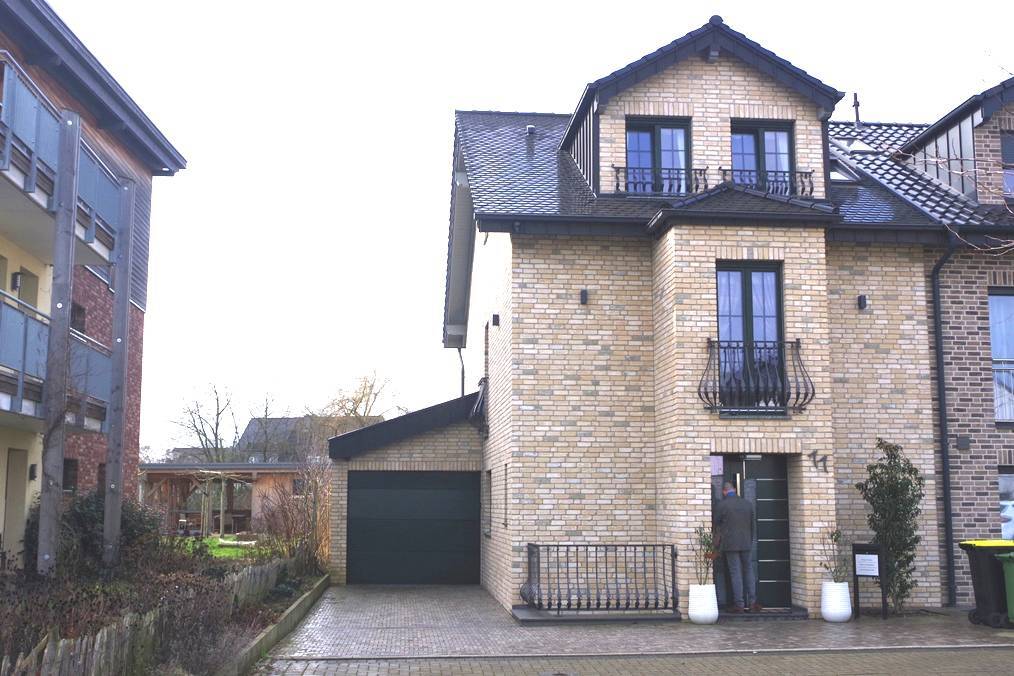 Garage, Einfamilienhaus in Dormagen - Bild 2