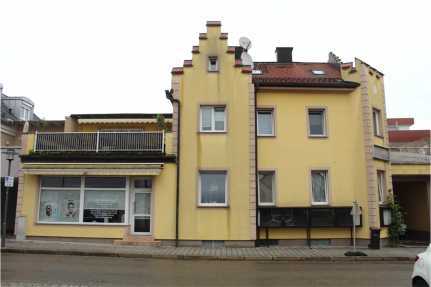Wohn- und Geschäftshaus mit Garage in Freilassing - Bild 1
