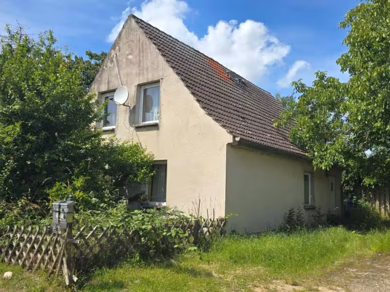 Einfamilienhaus mit Nebengebäuden in Dummerstorf - Bild 2