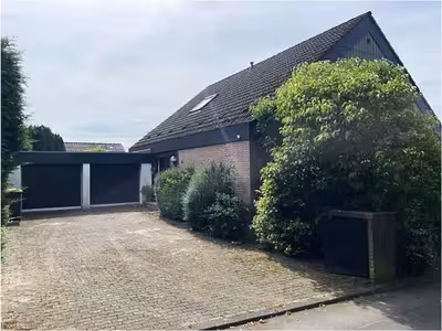 Garage, Einfamilienhaus in Moltkestraße 2 A, 53819 Neunkirchen-Seelscheid, Neunkirchen - Bild 2