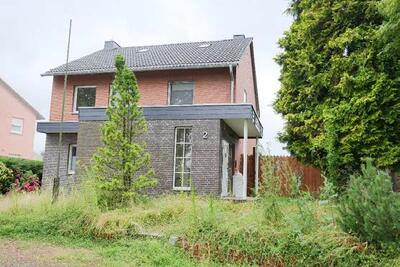 Garage, Einfamilienhaus, Es war kein Zugang zum Grundtück und Gebäude möglich. Die Bewertung ist mit einem Sicherheitsabschlag erfolgt. in Römerstraße 2, 52525 ;Heinsberg, Waldenrath - Bild 1