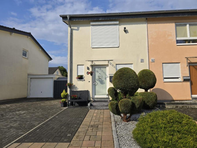 Kfz-Stellplatz, Einfamilienhaus in Bonn - Bild 1