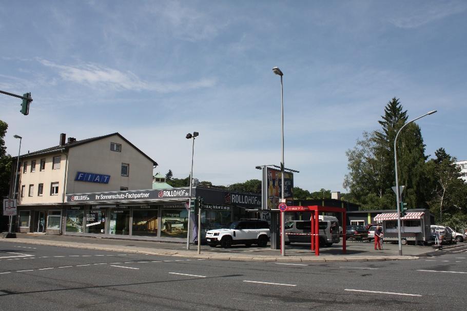 Zweifamilienwohnhaus mit Ausstellungshalle in Hof - Bild 3