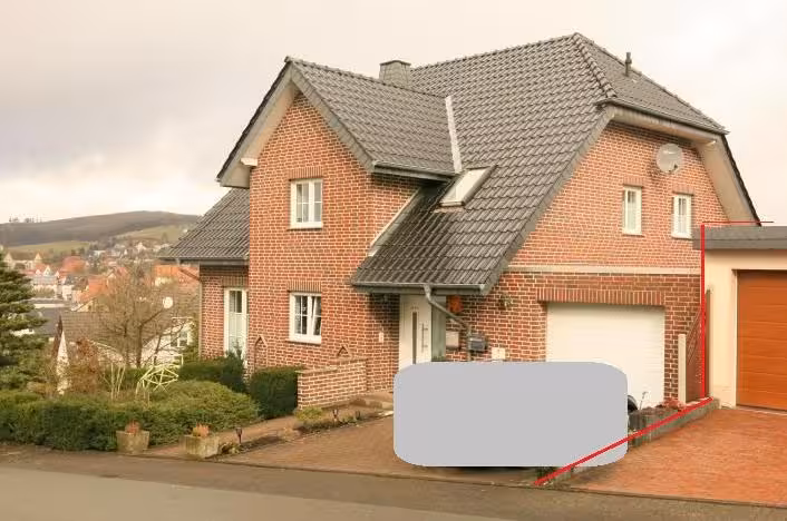 Garage, Ein- bis Zweifamilienhaus mit Einliegerwohnung in Bad Driburg - Bild 1