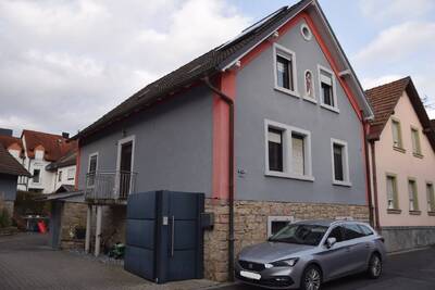 Einfamilienhaus mit Nebengebäude, Garage (ehemalige Scheune) in Goldstraße  27,27 a , 97274 Leinach , Oberleinach - Bild 1