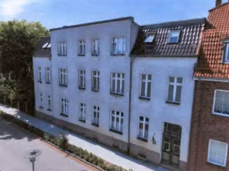 Wohn-/Geschäftshaus mit Nebengebäude in Pasewalk - Bild 1