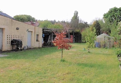 Wohngebäude mit Nebengebäude in Mittelstraße 38, 15569 Woltersdorf - Bild 1