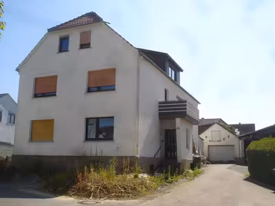 Garage, Einfamilienhaus, ohne Innenbesichtigung, stark sanierungsbedürftig in Am Küstergarten 2, 33184 Altenbeken, Schwaney - Bild 1