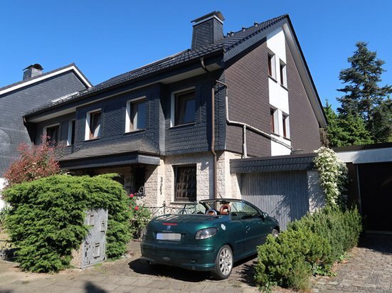 Garage, Einfamilienhaus, Doppelhaushälfte,  mit Einliegerwohnung als in Bochum - Bild 1