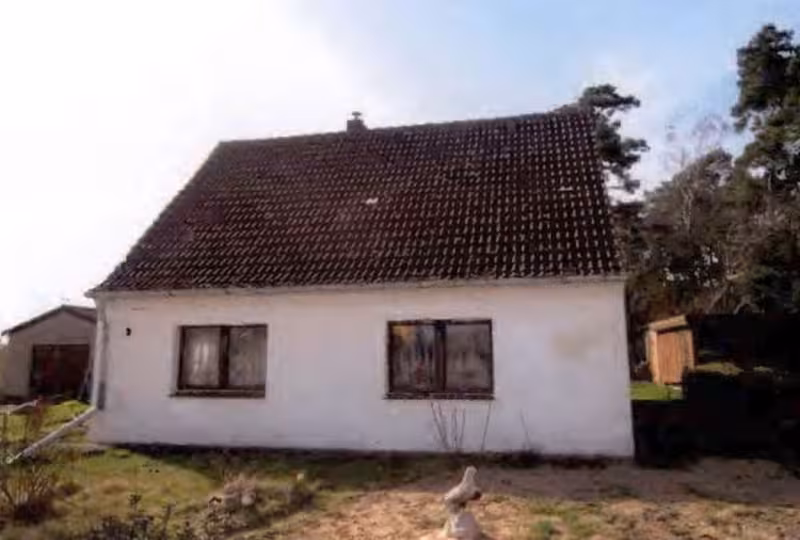 Einfamilienwohnhaus mit Nebengebäudekomplex in Sauzin - Bild 1