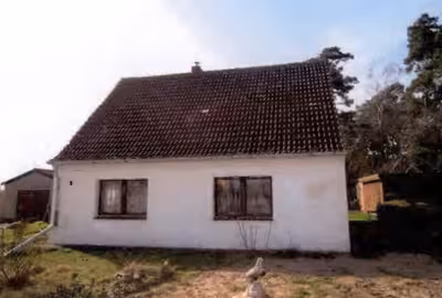 Einfamilienwohnhaus mit Nebengebäudekomplex in Wolgaster Straße 9, 17440 Sauzin - Bild 1