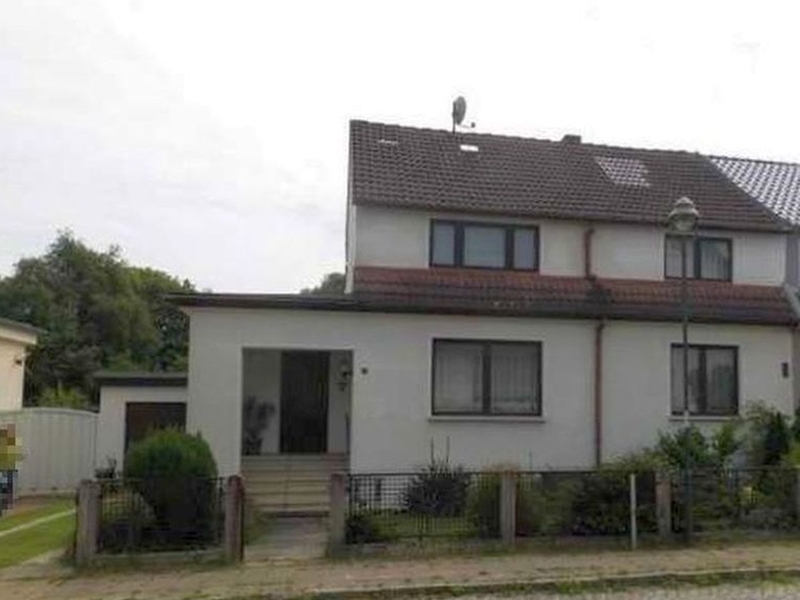 Doppelhaushälfte mit Garage und baulichen Nebenanlagen in Rostock - Bild 4