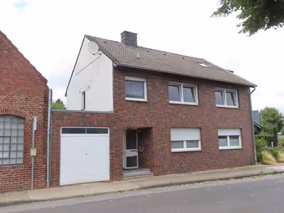 Garage, Einfamilienhaus, Einfamilienhaus mit Anbau und Garage in Bachstraße 18, 52445 Titz, Hasselsweiler - Bild 1