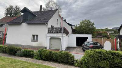 Garage, Doppelhaushälfte in Ringstraße 10, 37688 Beverungen, Dalhausen - Bild 1