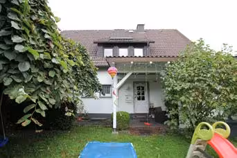 Wohnhaus mit ausgebautem Dachgeschoss in Wenden - Bild 1